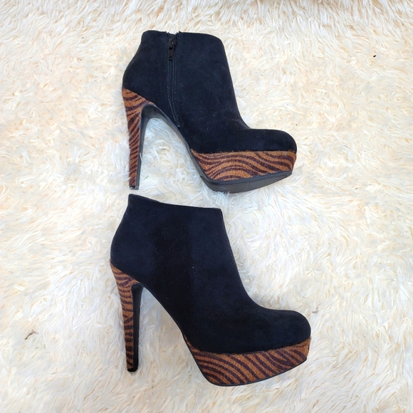 Guess Platform Ankle Booties - Picture 6 of 13